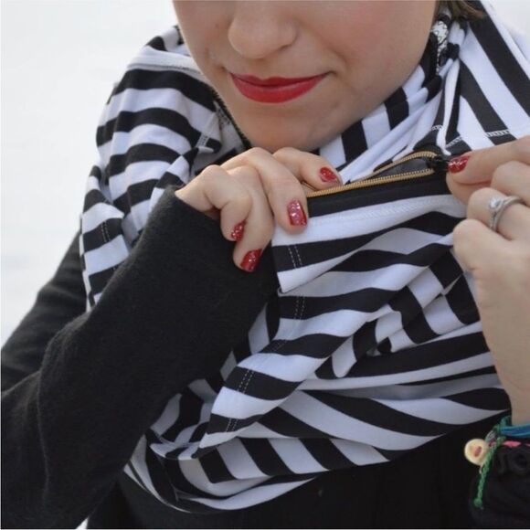 LULULEMON | *RARE* Black & White Apex Stripe Zip Vinyasa Scarf One Size Fits All - Picture 3 of 8